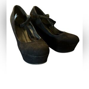 Madden girl Black Mary Jane Platform Heels